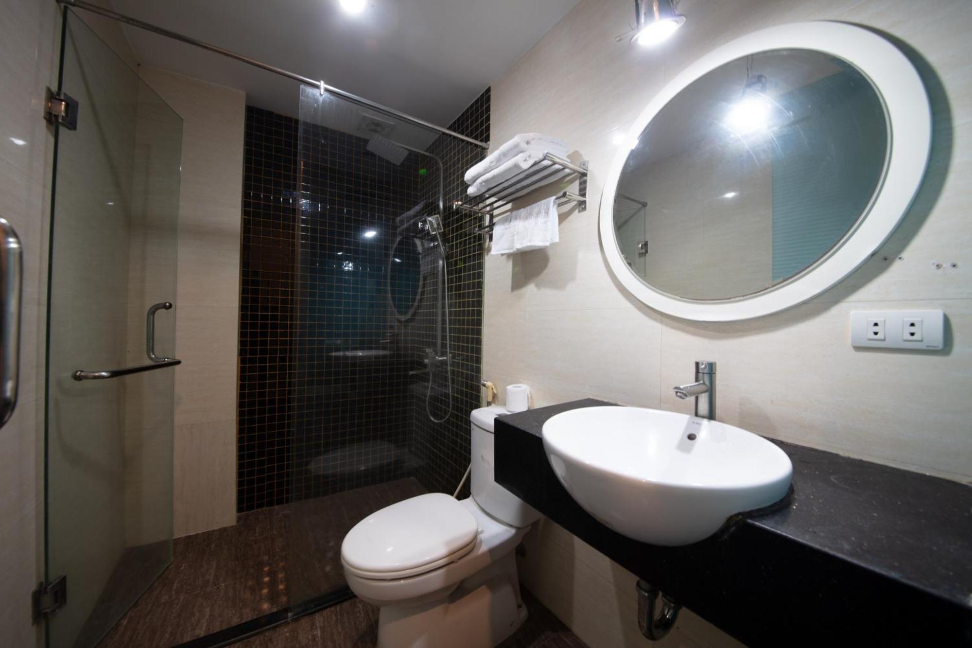 Omina Hanoi Hotel & Travel Exterior photo