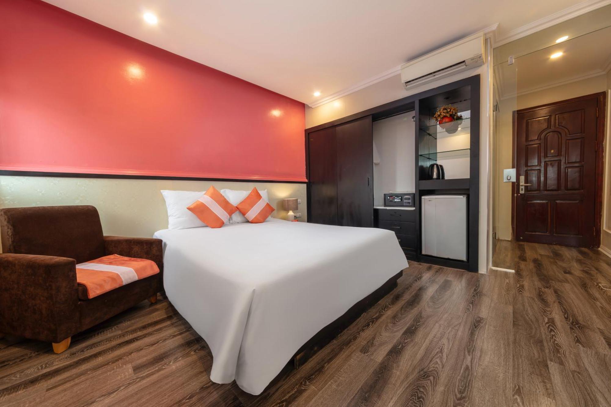 Omina Hanoi Hotel & Travel Exterior photo